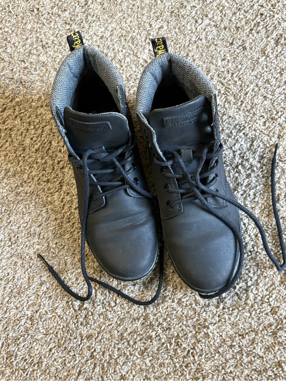 Dr. Martens Maelly Black Ankle Boots – Women’s Size 6